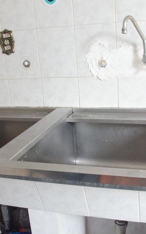 Casa à venda com 432m², 4 quartos e 6 vagasArea de serviço