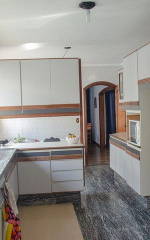 Casa à venda com 432m², 4 quartos e 6 vagasCozinha