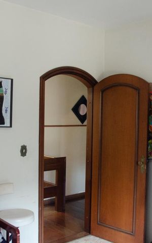Casa à venda com 432m², 4 quartos e 6 vagasQuarto
