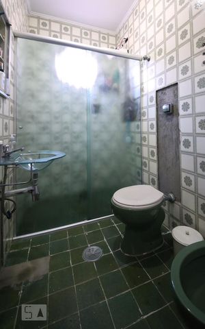 Casa à venda com 172m², 3 quartos e 2 vagasBanheiro 2