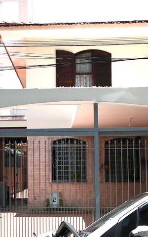 Casa à venda com 172m², 3 quartos e 2 vagasFachada 2