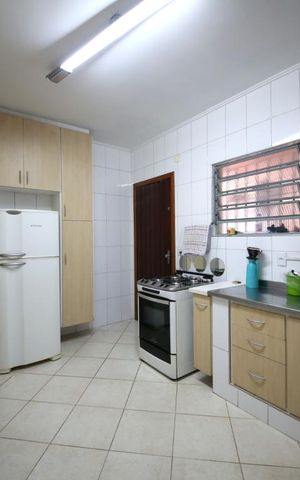 Casa à venda com 172m², 3 quartos e 2 vagasCozinha 