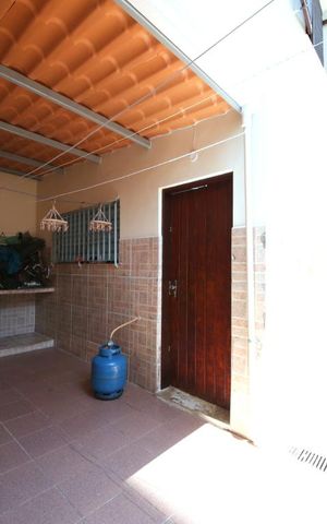 Casa à venda com 172m², 3 quartos e 2 vagasÁrea de Serviço