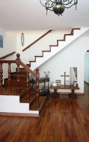Casa à venda com 172m², 3 quartos e 2 vagasSala 