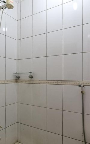 Casa para alugar com 90m², 2 quartos e 2 vagas Casa para alugar com 90m², 2 quartos e 2 vagasBanheiro de Serviço