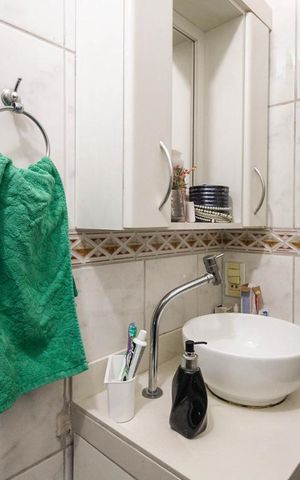 Casa à venda com 130m², 2 quartos e 2 vagas Casa à venda com 130m², 2 quartos e 2 vagasBanheiro