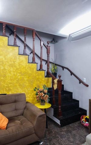 Casa à venda com 130m², 2 quartos e 2 vagas Casa à venda com 130m², 2 quartos e 2 vagasSala