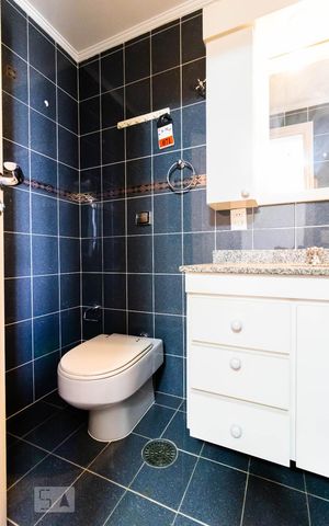 Apartamento à venda com 200m², 4 quartos e 4 vagas Apartamento à venda com 200m², 4 quartos e 4 vagasBanheiro da Suíte 1