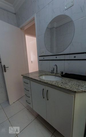 Apartamento para alugar com 120m², 2 quartos e sem vagaBanheiro