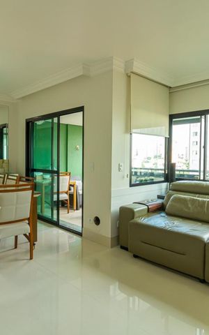 Apartamento à venda com 122m², 3 quartos e 3 vagas Apartamento à venda com 122m², 3 quartos e 3 vagasSala de Estar