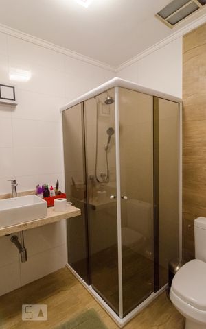 Casa à venda com 193m², 4 quartos e 5 vagasBanheiro da Suíte 2