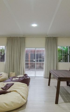 Casa à venda com 193m², 4 quartos e 5 vagasSala