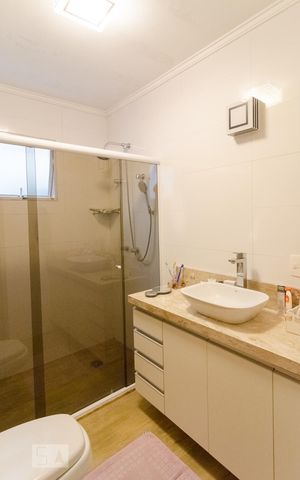 Casa à venda com 193m², 4 quartos e 5 vagasBanheiro da Suíte 1
