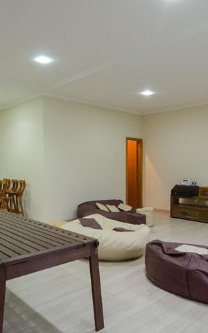 Casa à venda com 193m², 4 quartos e 5 vagasSala