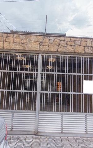 Casa à venda com 186m², 4 quartos e 2 vagas Casa à venda com 186m², 4 quartos e 2 vagasFachada
