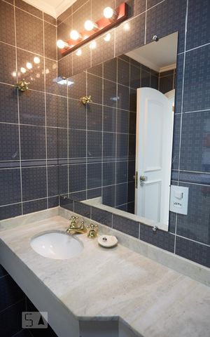 Apartamento para alugar com 45m², 1 quarto e 1 vaga Apartamento para alugar com 45m², 1 quarto e 1 vagaBanheiro