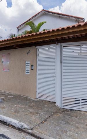 Casa de condomínio à venda com 150m², 3 quartos e 2 vagas Casa de condomínio à venda com 150m², 3 quartos e 2 vagasFachada