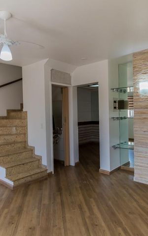 Casa de condomínio à venda com 150m², 3 quartos e 2 vagas Casa de condomínio à venda com 150m², 3 quartos e 2 vagasSala