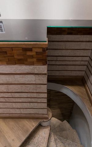 Casa de condomínio à venda com 150m², 3 quartos e 2 vagas Casa de condomínio à venda com 150m², 3 quartos e 2 vagasEscada