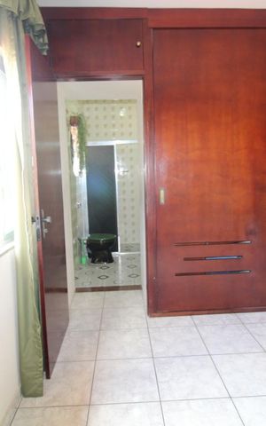 Casa à venda com 250m², 3 quartos e 4 vagasQuarto 1 suite armários