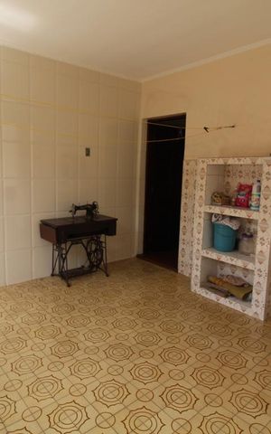 Casa à venda com 250m², 3 quartos e 4 vagasÁrea de serviço