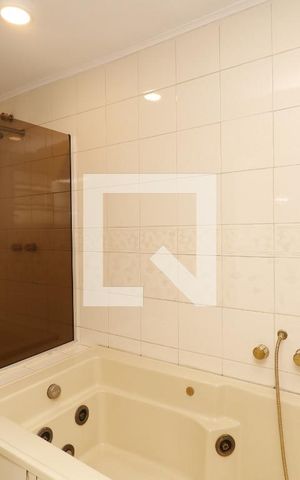 Casa à venda com 320m², 4 quartos e 2 vagasBanheiro da Suíte