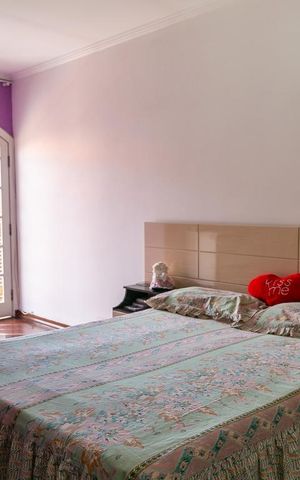 Casa de condomínio à venda com 230m², 3 quartos e 2 vagas Casa de condomínio à venda com 230m², 3 quartos e 2 vagasQuarto
