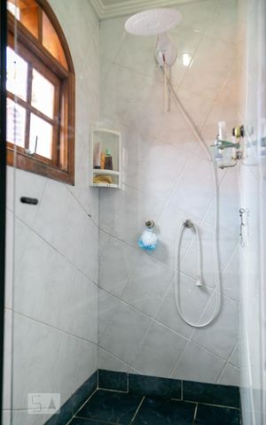 Casa de condomínio à venda com 230m², 3 quartos e 2 vagas Casa de condomínio à venda com 230m², 3 quartos e 2 vagasSuíte