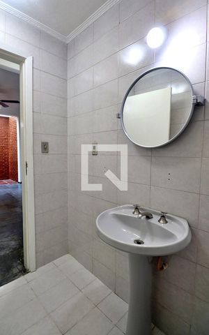 Casa para alugar com 240m², 3 quartos e 3 vagasLavabo