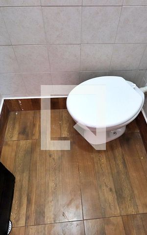 Casa para alugar com 240m², 3 quartos e 3 vagasBanheiro de Serviço