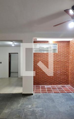 Casa para alugar com 240m², 3 quartos e 3 vagasSala