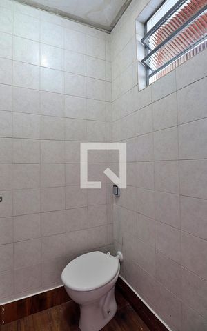 Casa para alugar com 240m², 3 quartos e 3 vagasBanheiro de Serviço