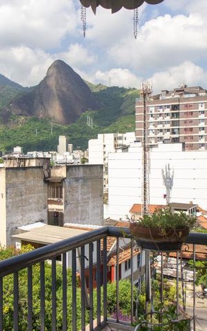 Apartamento à venda com 180m², 4 quartos e 1 vaga Apartamento à venda com 180m², 4 quartos e 1 vaga1º Andar - Varanda