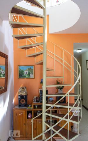Apartamento à venda com 180m², 4 quartos e 1 vaga Apartamento à venda com 180m², 4 quartos e 1 vaga1º Andar - Escada