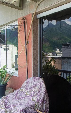 Apartamento à venda com 180m², 4 quartos e 1 vaga Apartamento à venda com 180m², 4 quartos e 1 vaga1º Andar - Varanda
