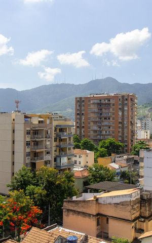 Apartamento à venda com 180m², 4 quartos e 1 vaga Apartamento à venda com 180m², 4 quartos e 1 vaga1º Andar - Varanda