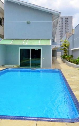 Casa para alugar com 350m², 4 quartos e 3 vagas Casa para alugar com 350m², 4 quartos e 3 vagasPiscina