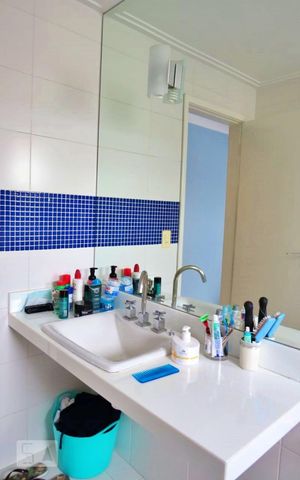 Casa para alugar com 350m², 4 quartos e 3 vagas Casa para alugar com 350m², 4 quartos e 3 vagasBanheiro 1