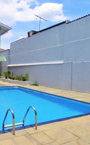 Casa para alugar com 350m², 4 quartos e 3 vagas Casa para alugar com 350m², 4 quartos e 3 vagasPiscina Coberta