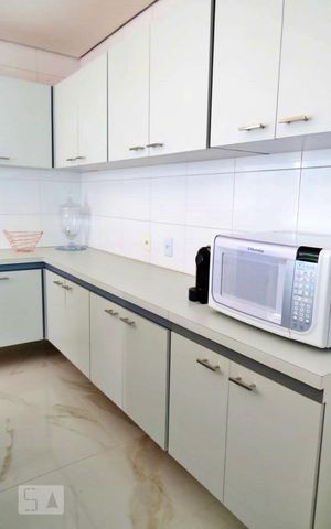 Casa para alugar com 350m², 4 quartos e 3 vagas Casa para alugar com 350m², 4 quartos e 3 vagasCozinha