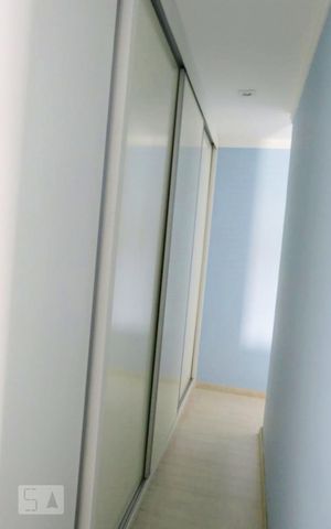 Casa para alugar com 350m², 4 quartos e 3 vagas Casa para alugar com 350m², 4 quartos e 3 vagasCorredor