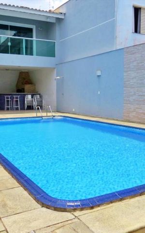 Casa para alugar com 350m², 4 quartos e 3 vagas Casa para alugar com 350m², 4 quartos e 3 vagasPiscina