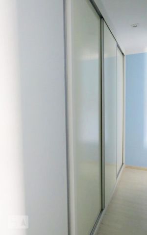 Casa para alugar com 350m², 4 quartos e 3 vagas Casa para alugar com 350m², 4 quartos e 3 vagasCorredor