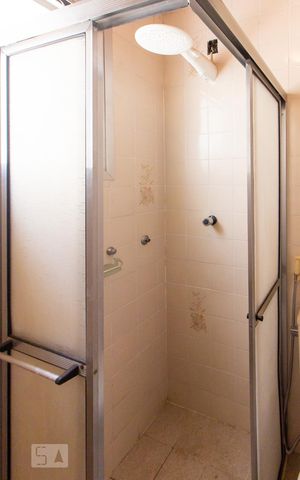 Apartamento à venda com 90m², 1 quarto e 1 vaga Apartamento à venda com 90m², 1 quarto e 1 vagaBanheiro de Serviço
