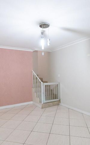 Casa para alugar com 85m², 3 quartos e 1 vaga Casa para alugar com 85m², 3 quartos e 1 vagaSala
