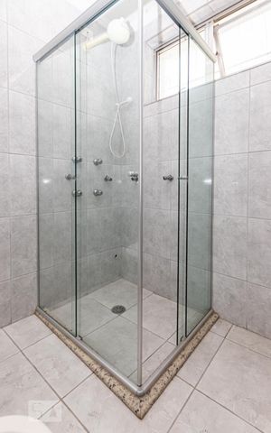 Casa à venda com 159m², 2 quartos e 3 vagas Casa à venda com 159m², 2 quartos e 3 vagasBanheiro