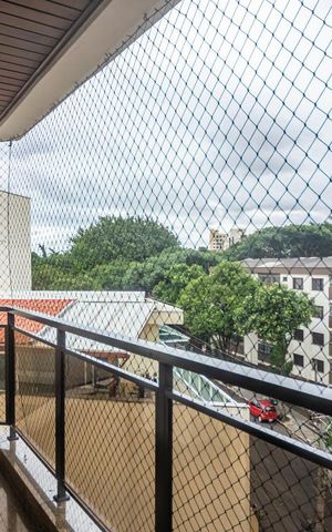 Apartamento à venda com 212m², 4 quartos e 3 vagas Apartamento à venda com 212m², 4 quartos e 3 vagasVaranda