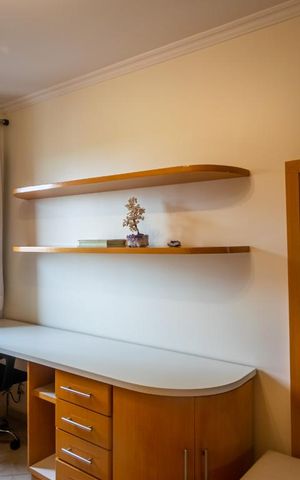 Apartamento à venda com 212m², 4 quartos e 3 vagas Apartamento à venda com 212m², 4 quartos e 3 vagasQuarto 2