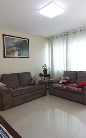 Casa à venda com 145m², 3 quartos e 5 vagas Casa à venda com 145m², 3 quartos e 5 vagasSala