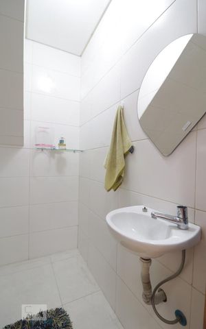 Casa à venda com 145m², 3 quartos e 5 vagas Casa à venda com 145m², 3 quartos e 5 vagasLavabo